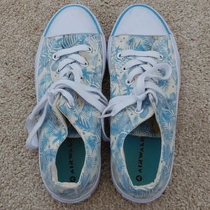 Summer floral airwalk